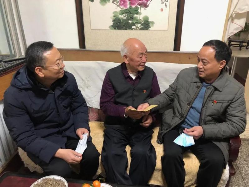 弘義集團開展春節(jié)前走訪慰問生活困難黨員、老黨員、老干部活動