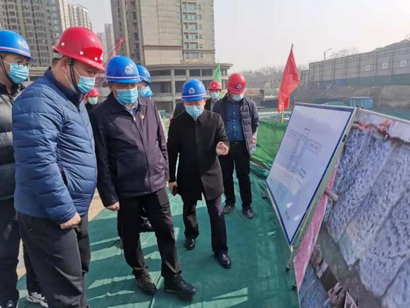 市委常委、市政府黨組成員魏建平調(diào)研左掖門游園停車場(chǎng)項(xiàng)目建設(shè)工作